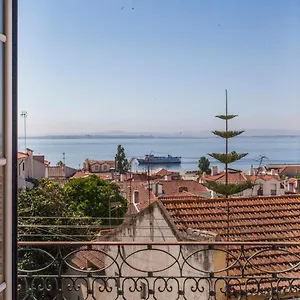  Apartment Amazing River View In Historical Portugal