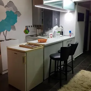  Apartment Esther