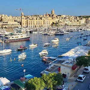 Entire Seaview Town House Vakantiehuis Senglea