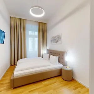 Alon Homes - Premium Center Appartement Wenen